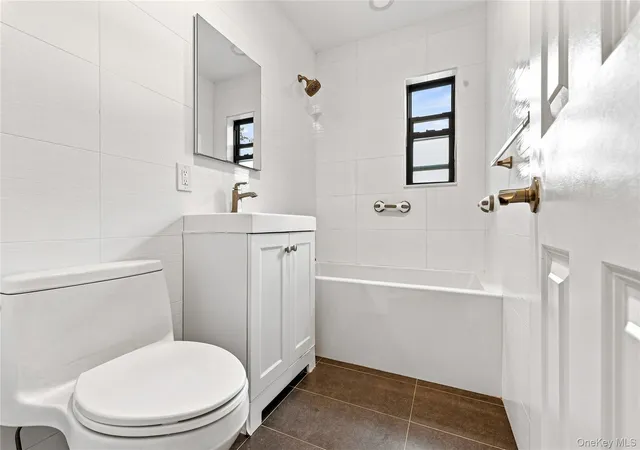Listing Photo 5 - Condo for sale in building located at 73-02 Springfield Blvd, New York, NY 11364 - Unit #2FL