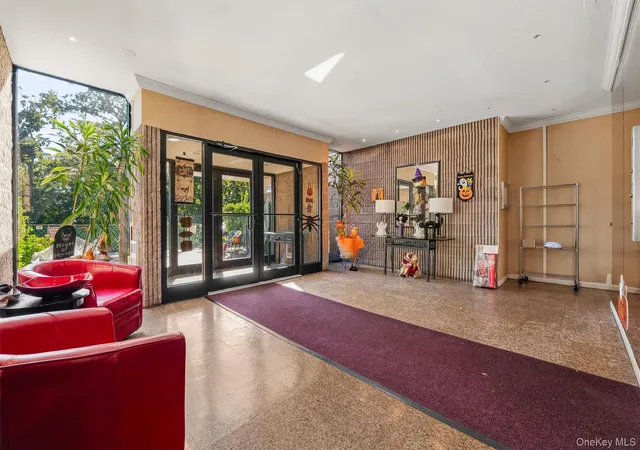 Listing Photo 4 - Condo for sale in building located at 130 Colonial Pkwy, Yonkers, NY 10710 - Unit #3L