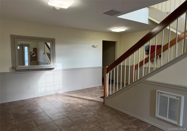 Listing Photo 2 - Condo for sale in building located at 18 Deer Ct Dr, Middletown, NY 10940