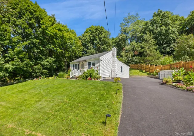 Photo 1 of Single family home for sale at 1 Mountain View Rd, Cortlandt, NY 10567 | MLS# 1044664 | Listing updated on 2026-09-01