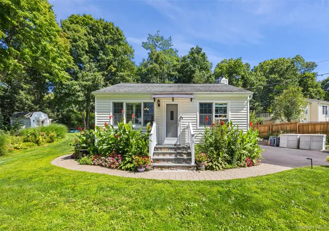 Photo 2 of Single family home for sale at 1 Mountain View Rd, Cortlandt, NY 10567 | MLS# 1044664 | Listing updated on 2026-09-01