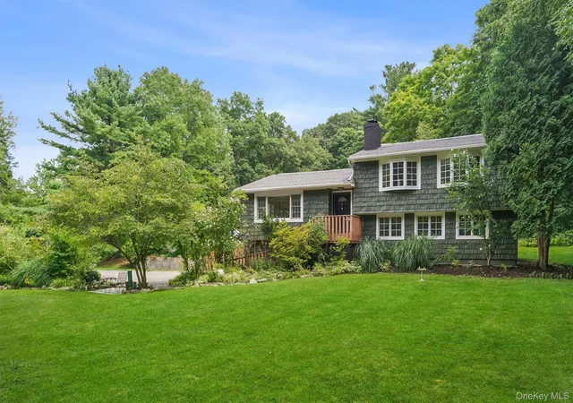 Photo 2 of Single family home for sale at 212 Old Albany Post Rd, Philipstown, NY 10524 | MLS# 1044682 | Listing updated on 2026-09-30