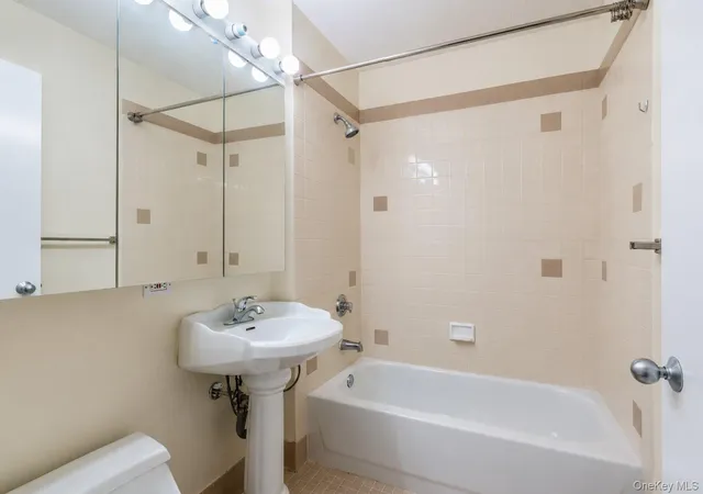 Photo 4 of House for sale at 4-74 48Th Ave #14M, New York, NY 11109 | MLS# 1044703 | Listing updated on 2026-10-11