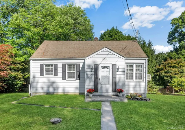 Photo 1 of Single family home for sale at 4 Crescent Dr, Cortlandt, NY 10567 | MLS# 1044725 | Listing updated on 2026-09-02