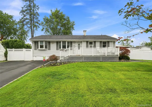 Photo 1 of Single family home for sale at 5 Talbot Ln, Brookhaven, NY 11784 | MLS# 1044751 | Listing updated on 2026-09-19