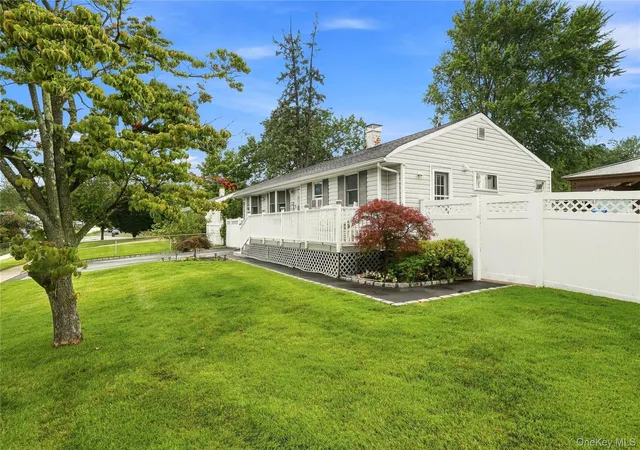 Photo 3 of Single family home for sale at 5 Talbot Ln, Brookhaven, NY 11784 | MLS# 1044751 | Listing updated on 2026-09-19