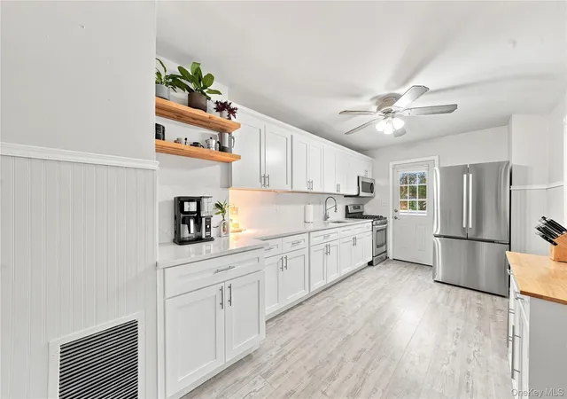 Photo 3 of Single family home for sale at 5 Talbot Ln, Brookhaven, NY 11784 | MLS# 1044751 | Listing updated on 2026-09-19