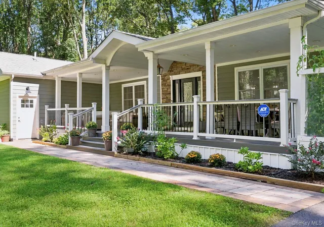 Photo 3 of Single family home for sale at 5 Cricket Holw Rd, Brookhaven, NY 11733 | MLS# 1044778 | Listing updated on 2026-09-30