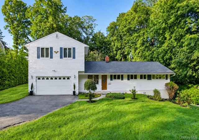 Photo 3 of Single family home for sale at 15 Tulip Rd, Ossining, NY 10510 | MLS# 1044782 | Listing updated on 2026-09-26