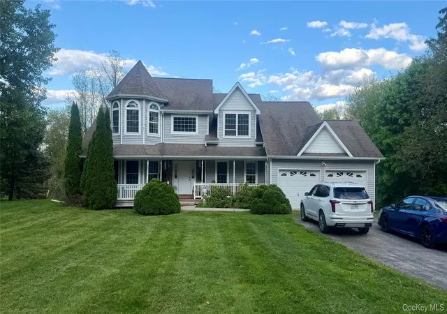 Photo 3 of Single family home for sale at 14 Clark Ln, Marlboro, NY 12547 | MLS# 1044799 | Listing updated on 2026-09-05