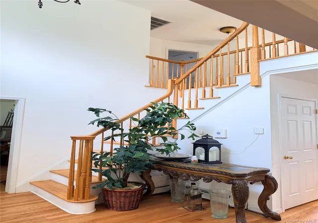 Photo 4 of Single family home for sale at 14 Clark Ln, Marlboro, NY 12547 | MLS# 1044799 | Listing updated on 2026-09-05