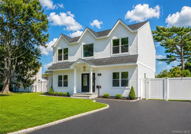 Photo 3 of Single family home for sale at 37 Gladstone Ave, Islip, NY 11795 | MLS# 1044812 | Listing updated on 2026-09-23