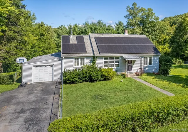 Photo 3 of Single family home for sale at 27 Old Ml Rd, Esopus, NY 12429 | MLS# 1044825 | Listing updated on 2026-09-02