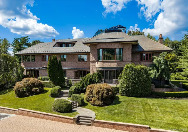 Photo 3 of Mansion for sale at 7 Rockledge Rd, Harrison, NY 10580 | MLS# 1044834 | Listing updated on 2026-09-18