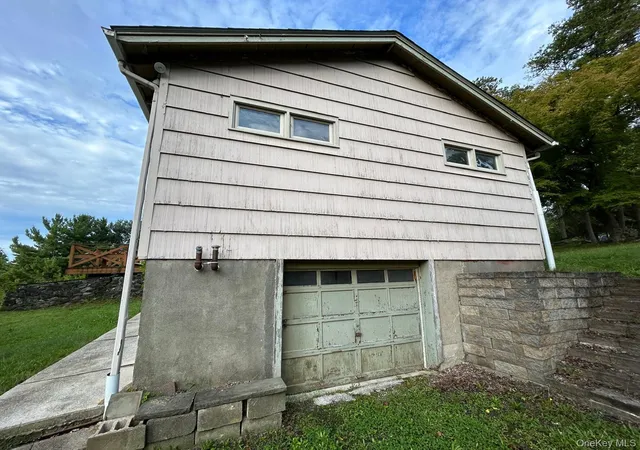 Photo 3 of Single family home for sale at 47 Lake Region Blvd, Monroe, NY 10950 | MLS# 1044838 | Listing updated on 2026-09-02