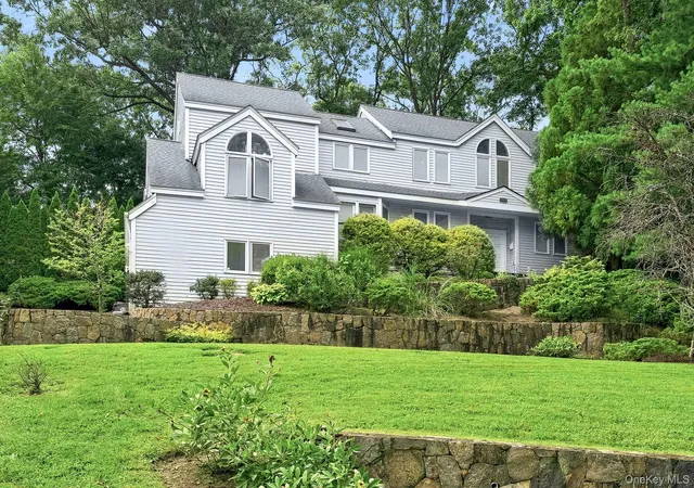Photo 3 of Single family home for sale at 35 Highridge Rd, Greenburgh, NY 10530 | MLS# 1044854 | Listing updated on 2026-10-03