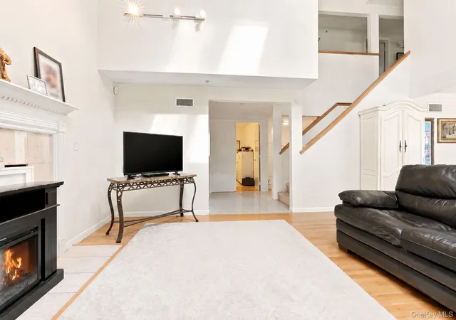 Photo 4 of Single family home for sale at 35 Highridge Rd, Greenburgh, NY 10530 | MLS# 1044854 | Listing updated on 2026-10-21