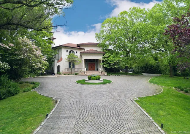 Photo 2 of Mansion for sale at 17 Split Rock Dr, North Hempstead, NY 11024 | MLS# 1044865 | Listing updated on 2026-09-02