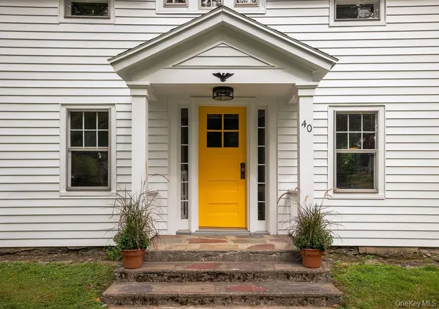 Photo 2 of Single family home for sale at 40 Broad St, Kinderhook, NY 12106 | MLS# 1044870 | Listing updated on 2026-10-03