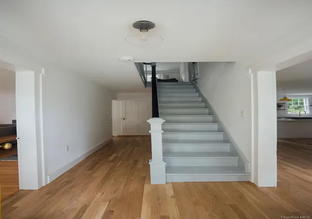 Photo 3 of Single family home for sale at 40 Broad St, Kinderhook, NY 12106 | MLS# 1044870 | Listing updated on 2026-10-03