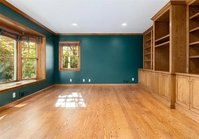 Photo 3 of Single family home for sale at 441 Sterling Rd, Harrison, NY 10528 | MLS# 1044889 | Listing updated on 2026-10-29