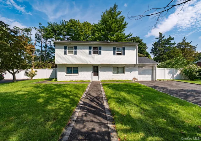 Photo 1 of Single family home for sale at 19 South Ln, Huntington, NY 11743 | MLS# 1044891 | Listing updated on 2026-09-01