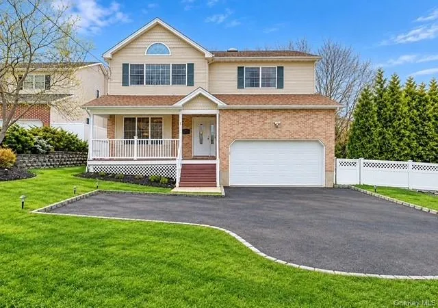 Photo 1 of Single family home for sale at 1 Fairway Dr, Oyster Bay, NY 11804 | MLS# 1044896 | Listing updated on 2026-10-10