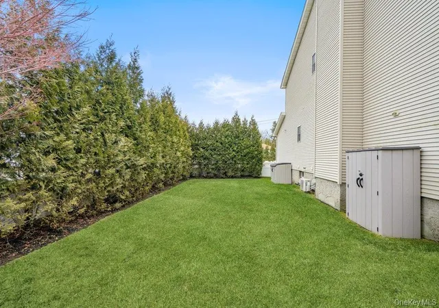 Photo 19 of Single family home for sale at 1 Fairway Dr, Oyster Bay, NY 11804 | MLS# 1044896 | Listing updated on 2026-09-06