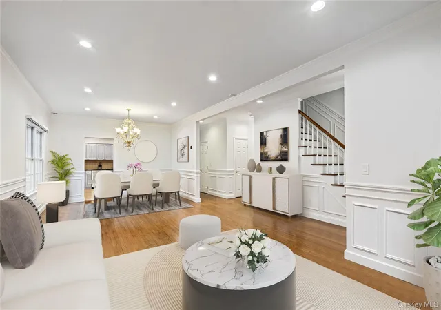 Photo 2 of Single family home for sale at 1 Fairway Dr, Oyster Bay, NY 11804 | MLS# 1044896 | Listing updated on 2026-09-18