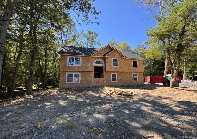 Photo 2 of Single family home for sale at 24 Deer Run Rd, Poughkeepsie, NY 12603 | MLS# 1044908 | Listing updated on 2026-09-01