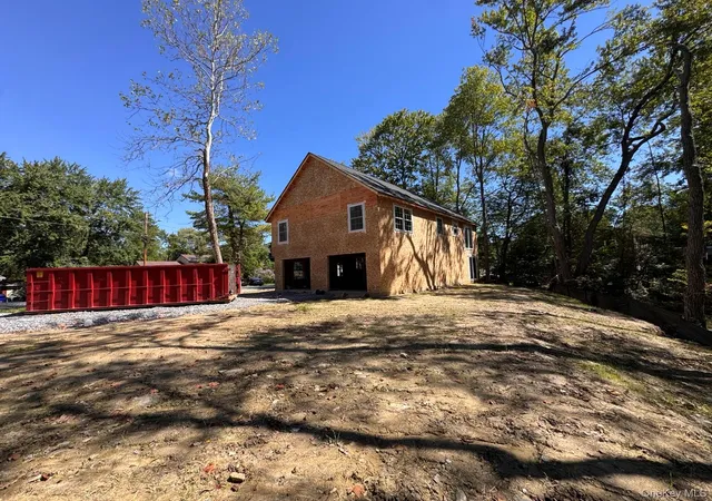 Photo 4 of Single family home for sale at 24 Deer Run Rd, Poughkeepsie, NY 12603 | MLS# 1044908 | Listing updated on 2026-09-01