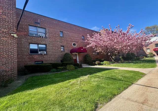 Photo 16 of Condo for sale at 204 Richbell Rd #B4, Mamaroneck, NY 10543 | MLS# 1044930 | Listing updated on 2026-09-02