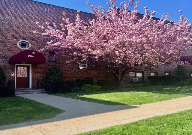 Photo 2 of Condo for sale at 204 Richbell Rd #B4, Mamaroneck, NY 10543 | MLS# 1044930 | Listing updated on 2026-09-02
