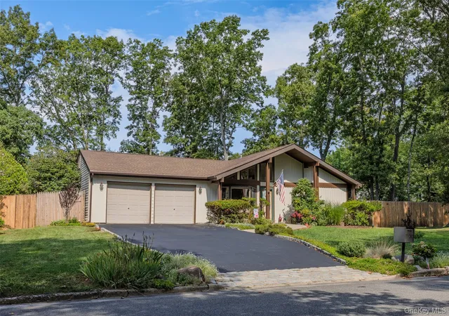 Photo 2 of Single family home for sale at 24 Yosemite Ln, Brookhaven, NY 11727 | MLS# 1044931 | Listing updated on 2026-09-03