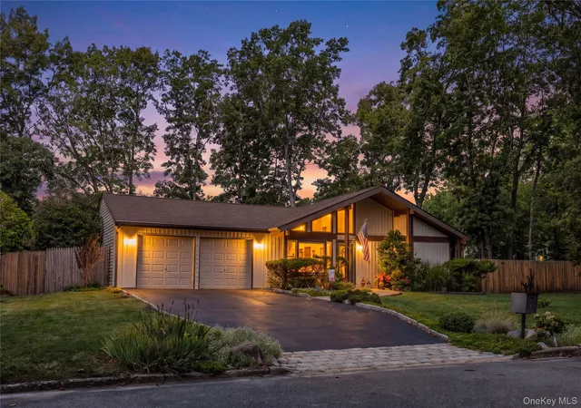 Photo 3 of Single family home for sale at 24 Yosemite Ln, Brookhaven, NY 11727 | MLS# 1044931 | Listing updated on 2026-09-03