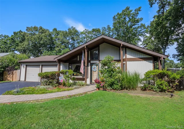 Photo 3 of Single family home for sale at 24 Yosemite Ln, Brookhaven, NY 11727 | MLS# 1044931 | Listing updated on 2026-09-03