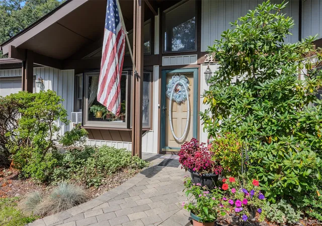 Photo 4 of Single family home for sale at 24 Yosemite Ln, Brookhaven, NY 11727 | MLS# 1044931 | Listing updated on 2026-09-03
