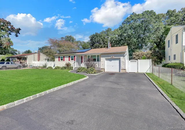 Photo 2 of Single family home for sale at 41 Hopes Ave, Brookhaven, NY 11742 | MLS# 1044943 | Listing updated on 2026-10-01