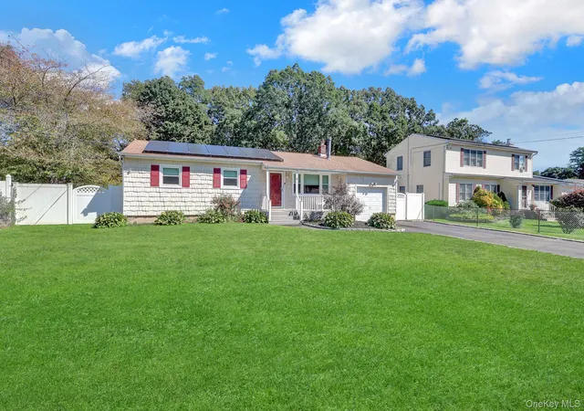 Photo 3 of Single family home for sale at 41 Hopes Ave, Brookhaven, NY 11742 | MLS# 1044943 | Listing updated on 2026-10-01