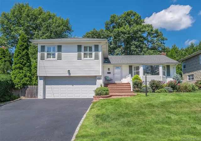 Photo 1 of Single family home for sale at 65 Essex Ct, North Hempstead, NY 11050 | MLS# 1044951 | Listing updated on 2026-09-27
