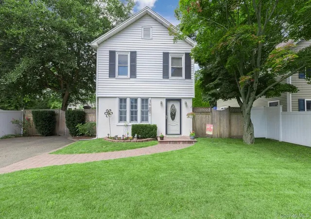 Photo 1 of Sale Pending at 314 6th Avenue, Smithtown, NY 11780 | MLS# 1044955 | Listing updated on 2026-09-25