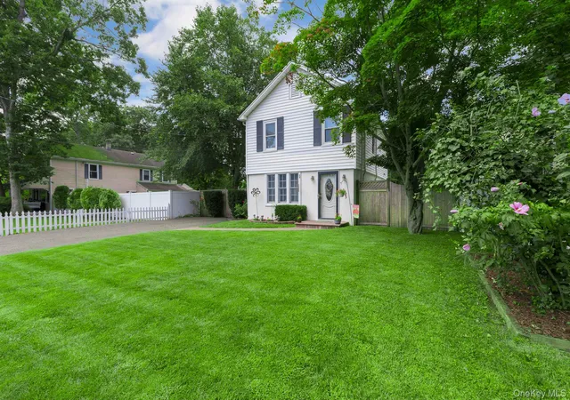 Photo 2 of Sale Pending at 314 6th Avenue, Smithtown, NY 11780 | MLS# 1044955 | Listing updated on 2026-09-25