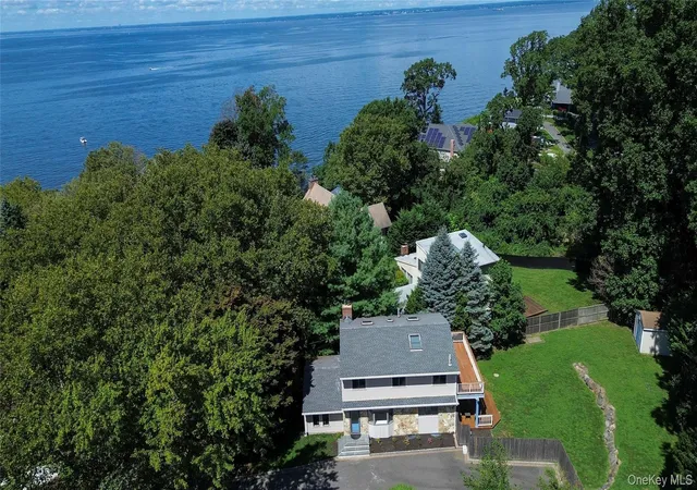 Photo 1 of Single family home for sale at 16 Westview Rd, Huntington, NY 11768 | MLS# 1044958 | Listing updated on 2026-10-04