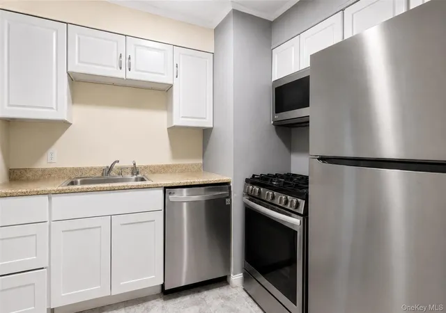 Photo 4 of Sale Pending at 7 Caravella Ln, Ramapo, NY 10954 | MLS# 1044965 | Listing updated on 2026-10-05