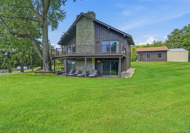 Photo 3 of Single family home for sale at 334 Plattekill Rd, Marlboro, NY 12542 | MLS# 1044987 | Listing updated on 2026-09-02