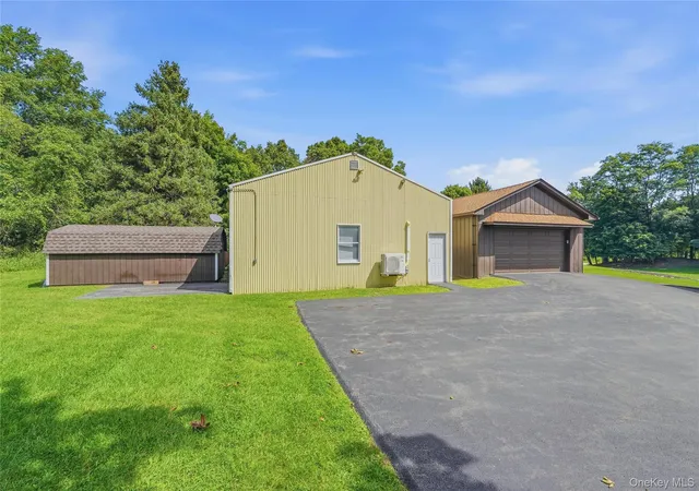 Photo 4 of Single family home for sale at 334 Plattekill Rd, Marlboro, NY 12542 | MLS# 1044987 | Listing updated on 2026-09-02