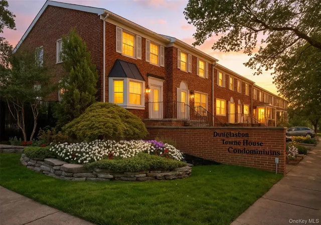 Photo 2 of Condo for sale at 6231 Douglaston Pkwy #15, New York, NY 11362 | MLS# 1044989 | Listing updated on 2026-10-08
