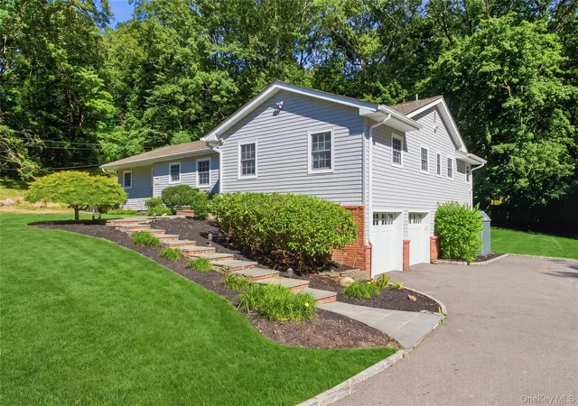 Photo 3 of Single family home for sale at 30 Cove Rd, Huntington, NY 11743 | MLS# 1044995 | Listing updated on 2026-09-17