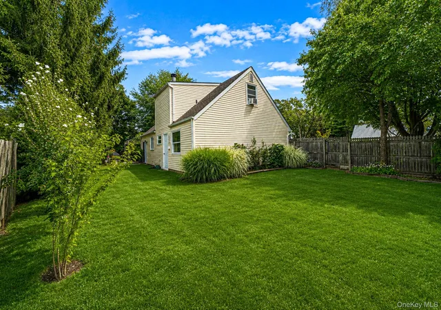 Photo 37 of Single family home for sale at 4 Highview Ln, Brookhaven, NY 11961 | MLS# 1044997 | Listing updated on 2026-09-05