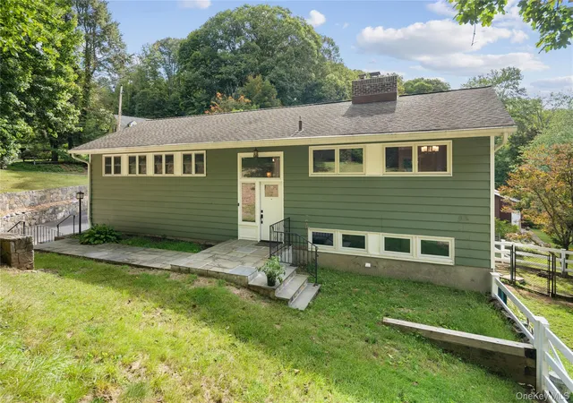 Photo 2 of Single family home for sale at 94 Todd Ln, Ossining, NY 10510 | MLS# 1044998 | Listing updated on 2026-10-19